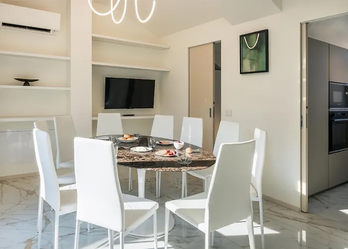 Luxury - Penthouse In Historic Center Apartament Mediolan